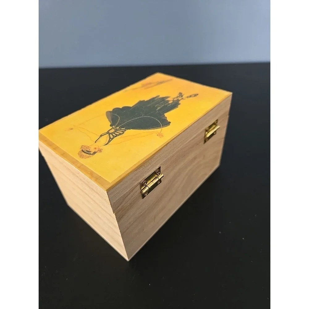 Wood Sooden Trinket Box‎  5